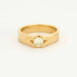 Bague solitaire or jaune et diamant