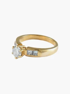 BAGUE SOLITAIRE OR JAUNE ET DIAMANTS