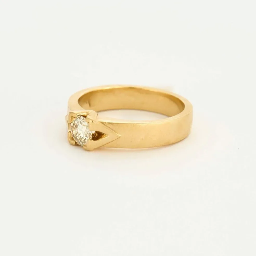 Bague solitaire or jaune et diamant