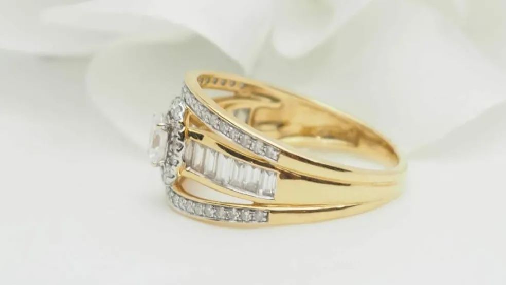 Bague solitaire or jaune et diamant certifié