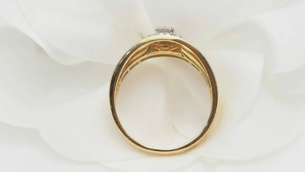 Bague solitaire or jaune et diamant certifié