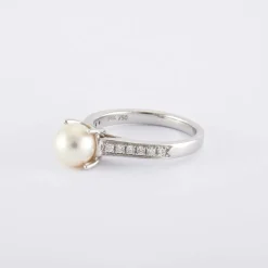 Bague Solitaire Perle et diamants