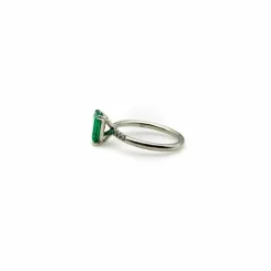Bague solitaire platine émeraude et diamant