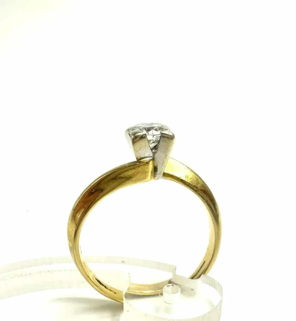Bague solitaire Salvini en or jaune et diamant