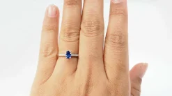 Bague solitaire saphir et diamants