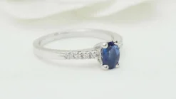 Bague solitaire saphir et diamants