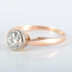 Bague Solitaire serti clos taille ancienne