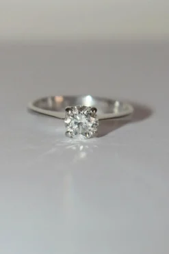 Bague Solitaire Sur Or Blanc