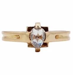 Bague solitaire victorienne or rose diamant poire