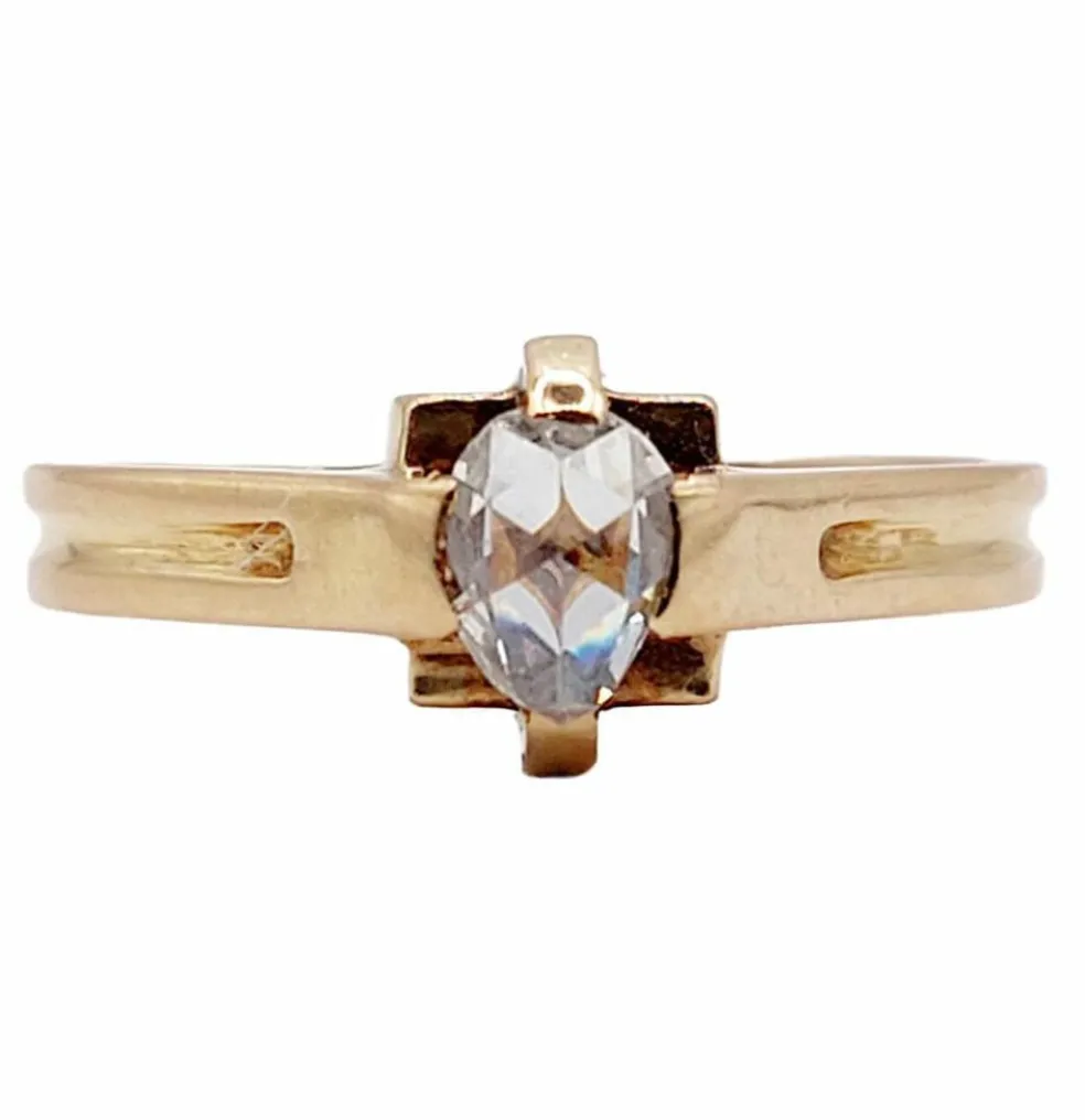 Bague solitaire victorienne or rose diamant poire
