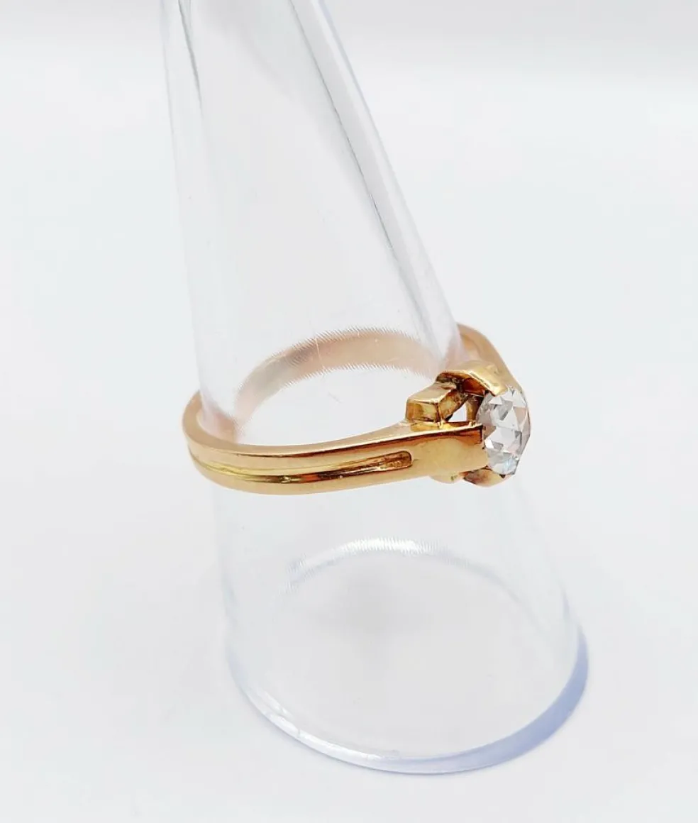 Bague solitaire victorienne or rose diamant poire