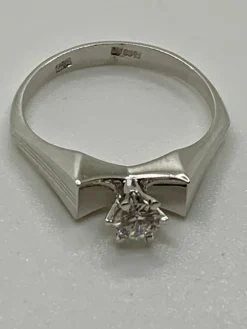 bague solitaire vintage diamant 0.18ct