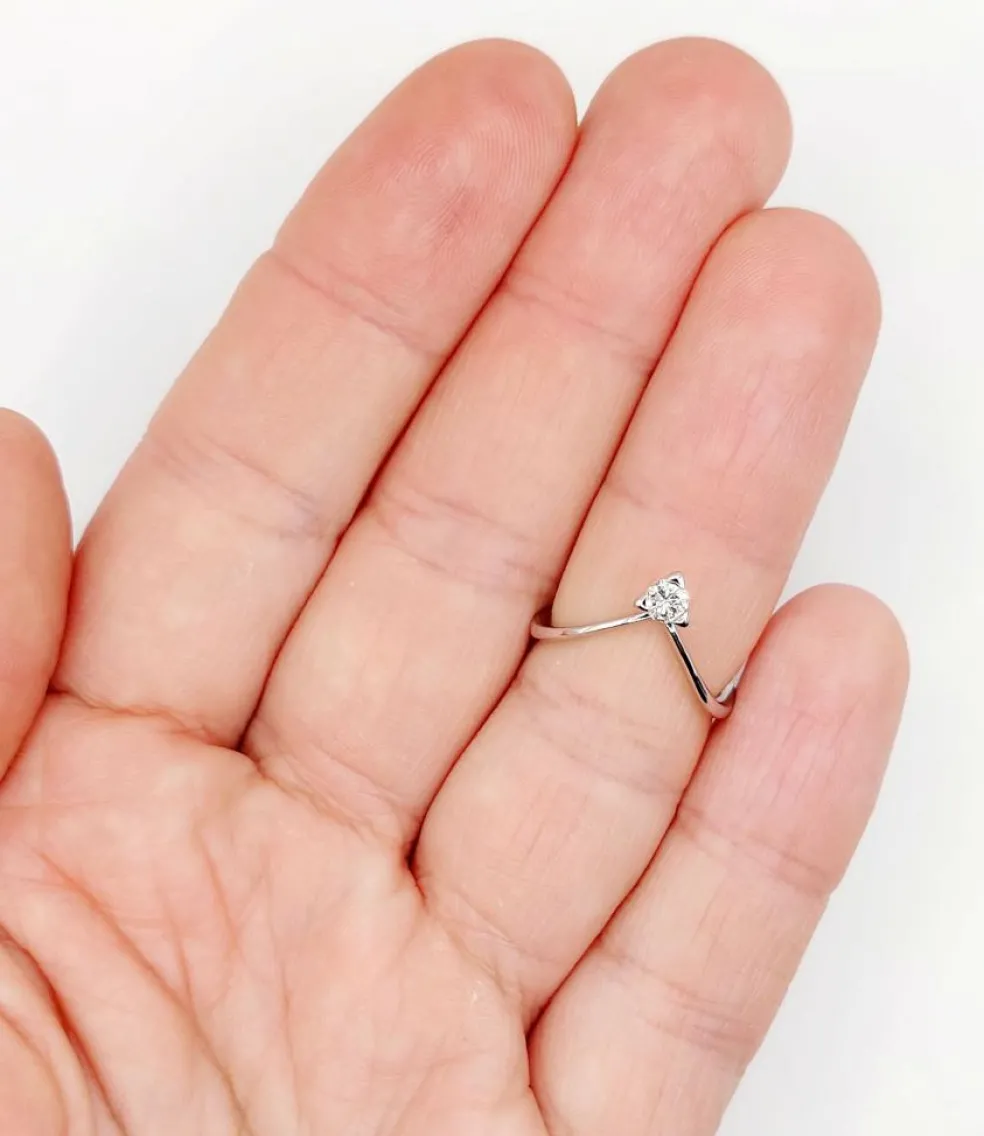 Bague solitaire vintage or blanc diamant taille brillant 0,20 carat