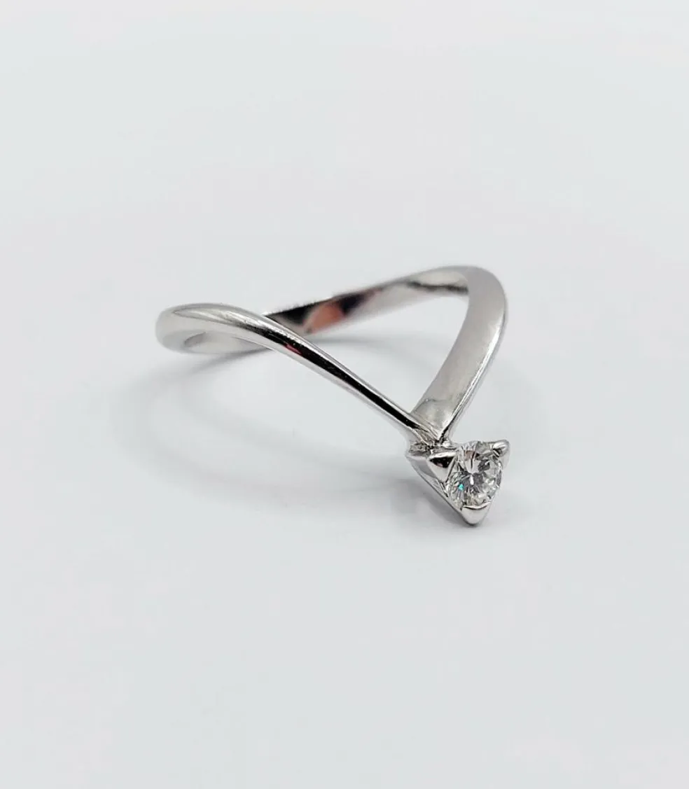 Bague solitaire vintage or blanc diamant taille brillant 0,20 carat