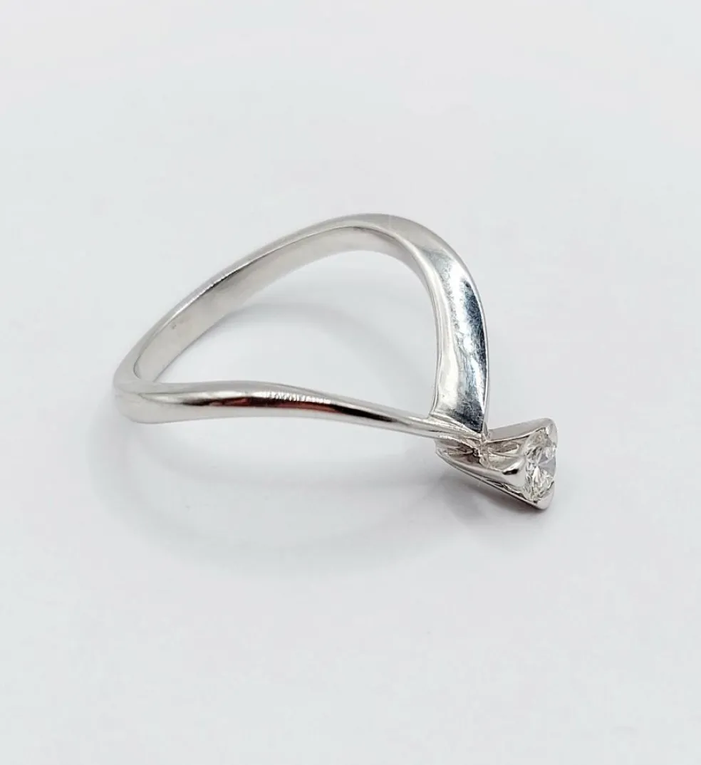 Bague solitaire vintage or blanc diamant taille brillant 0,20 carat