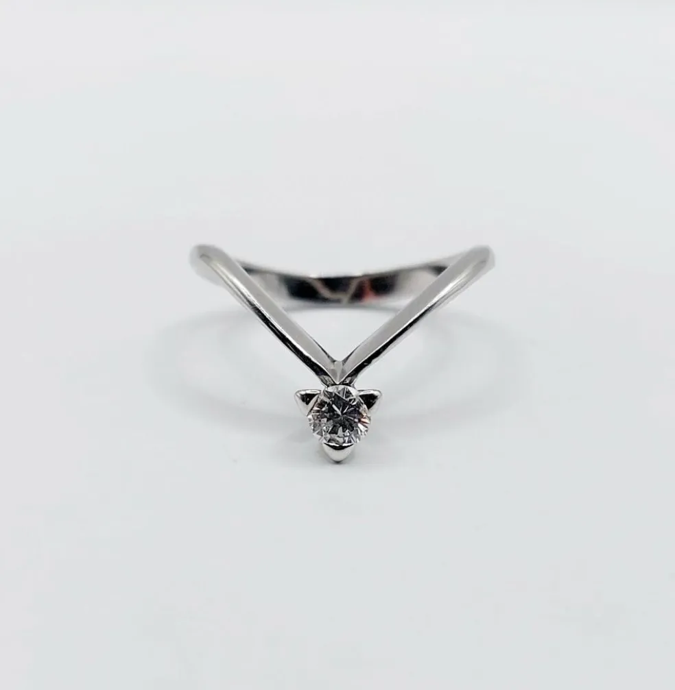 Bague solitaire vintage or blanc diamant taille brillant 0,20 carat