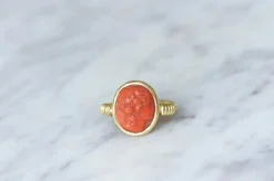 Bague style antique camée corail