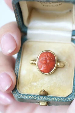 Bague style antique camée corail