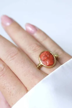 Bague style antique camée corail