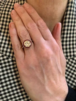 Bague Style Art Déco Diamants Rubis Or Gris (Certificat)