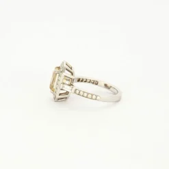 Bague Style Art Déco diamants et saphir jaune