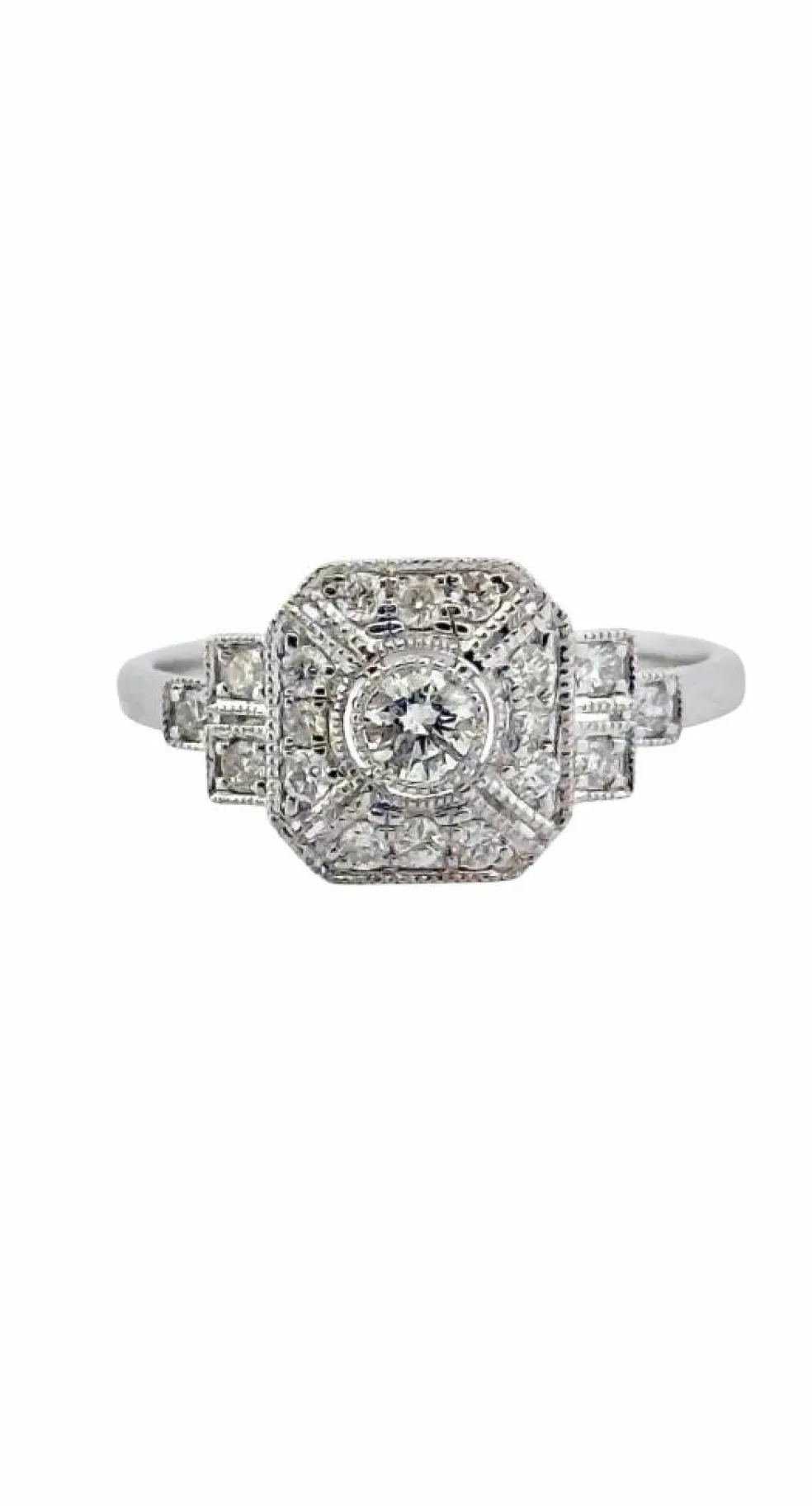Bague style art déco en or blanc 18 carats et diamants