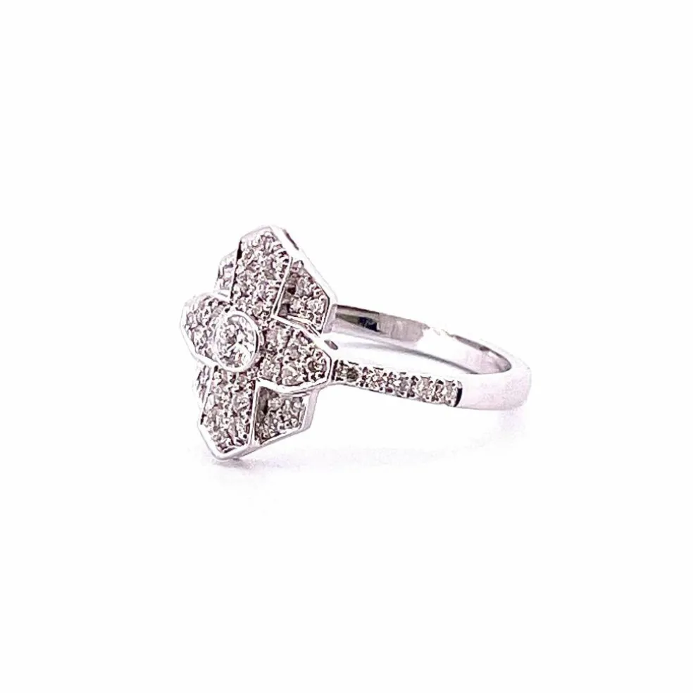 Bague style art déco en or blanc 18 carats et diamants