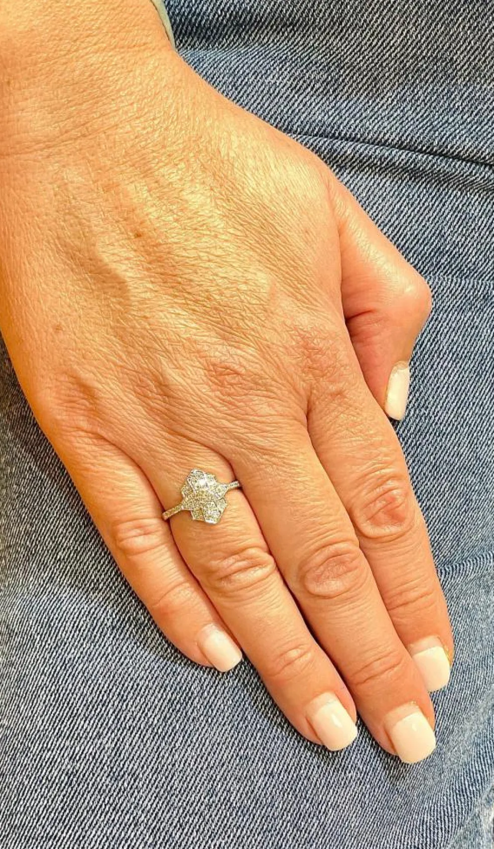 Bague style art déco en or blanc 18 carats et diamants