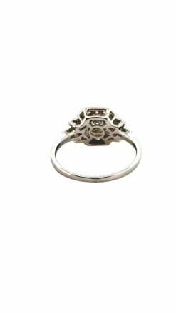 Bague style art déco en or blanc 18 carats et diamants