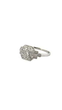 Bague style art déco en or blanc 18 carats et diamants