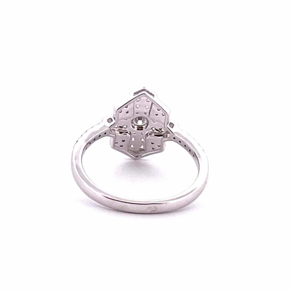 Bague style art déco en or blanc 18 carats et diamants