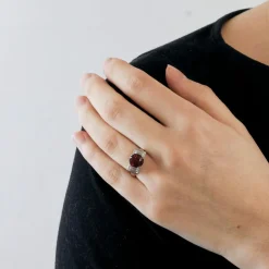Bague style Art Déco or blanc, rubis et diamants