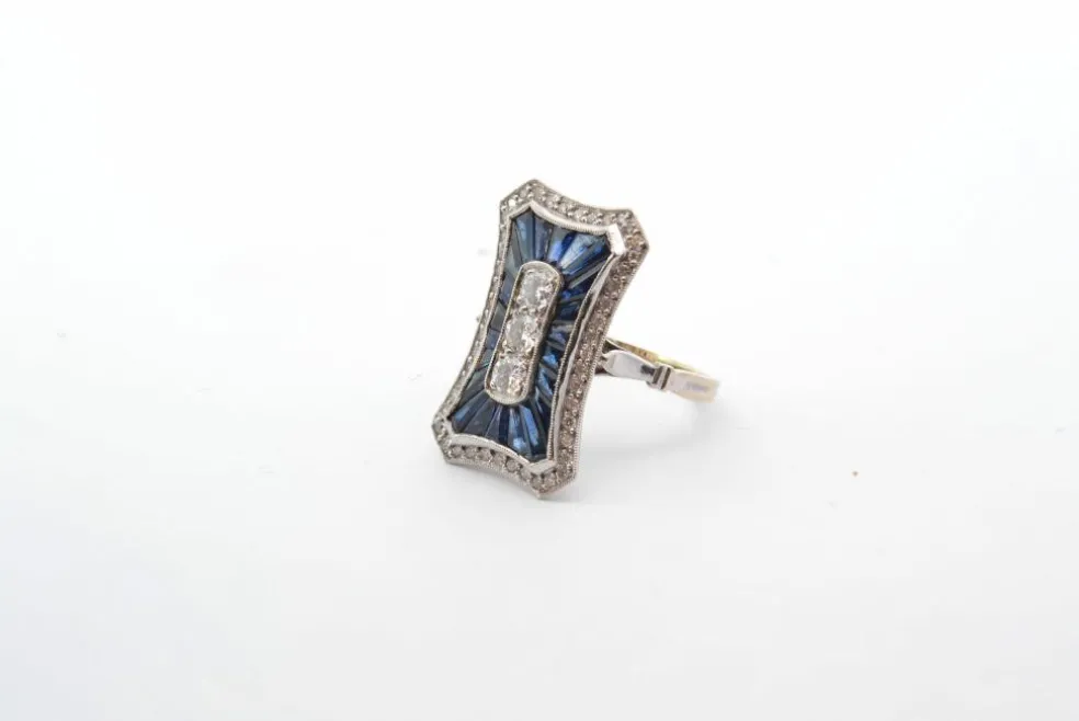Bague style Art Déco Or blanc Saphirs Diamants