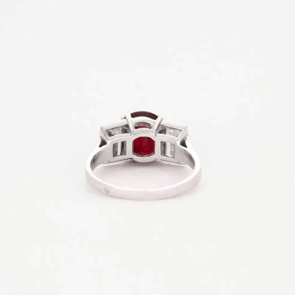 Bague style Art Déco or blanc, rubis et diamants