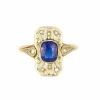 Bague style Art Déco or jaune et or blanc, saphir synthétique et diamants