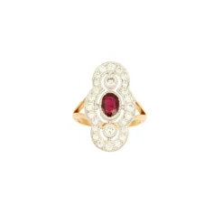 Bague Style Art Deco en or jaune, platine, diamants et centre Rubis