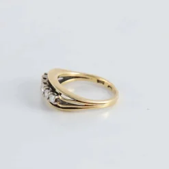 Bague style jarretière 5 Diamants