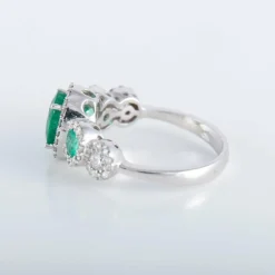 Bague style Jarretière Emeraudes Diamants