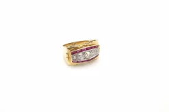 Bague tank 1940 or, platine, diamants et rubis