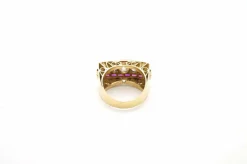 Bague tank 1940 or, platine, diamants et rubis