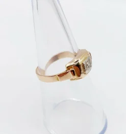 Bague Tank Art Déco or rose, petit diamant et monture géométrique (circa 1950)