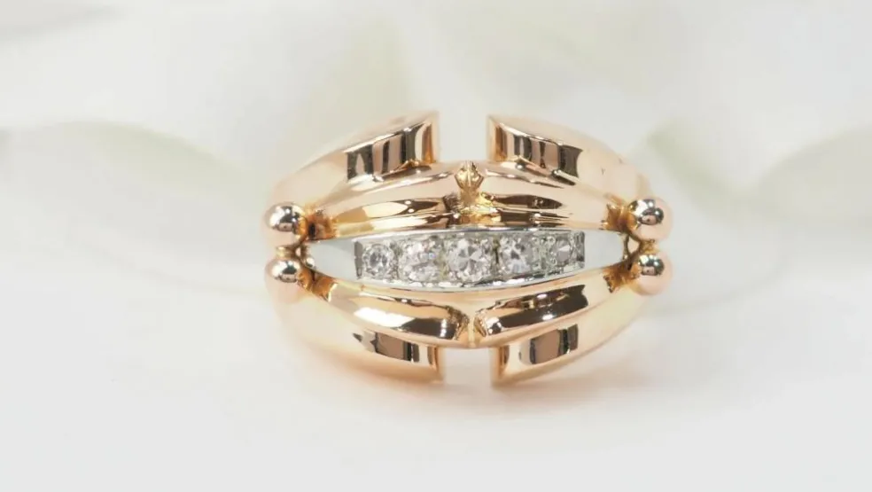 Bague tank des années 40 en or rose et diamants
