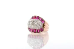 Bague tank diamants et rubis calibrés