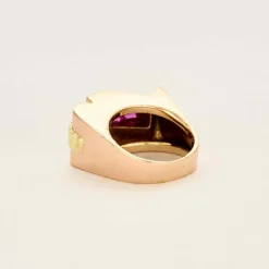 Bague Tank en or de trois couleurs, rubis de synthèse et diamants