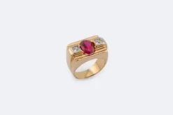 Bague Tank en or jaune avec rubis et diamants