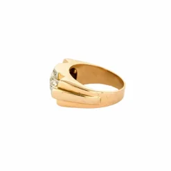 Bague Tank en or jaune et diamants.