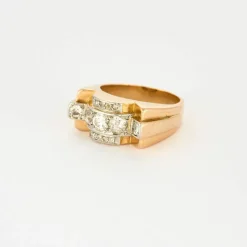 Bague Tank en or jaune et diamants.