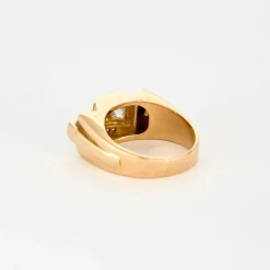 Bague Tank en or jaune et diamants.