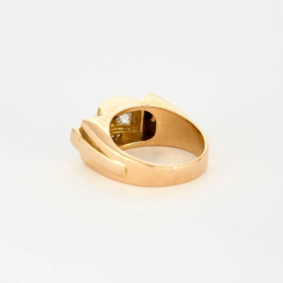 Bague Tank en or jaune et diamants.