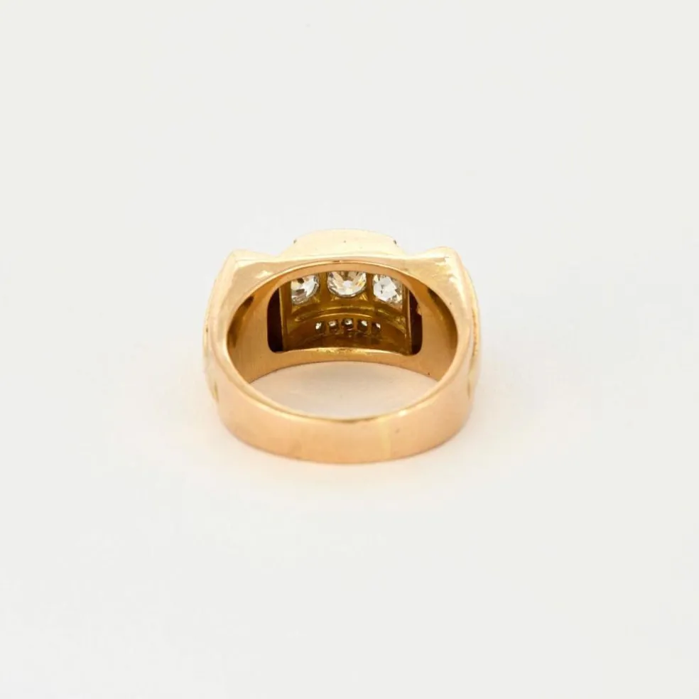 Bague Tank en or jaune et diamants.
